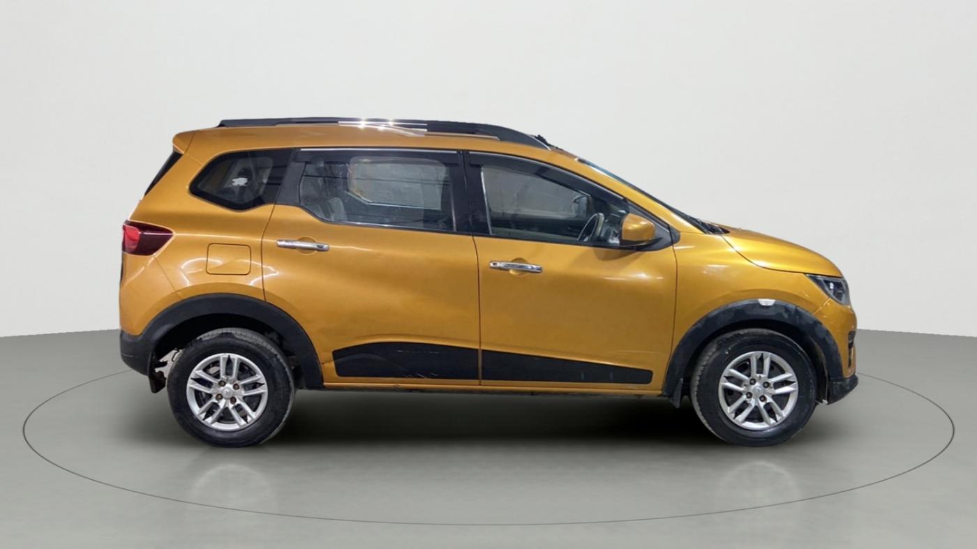 2019 Renault TRIBER RXT, Petrol, Manual, 24,048 km, Right Side View