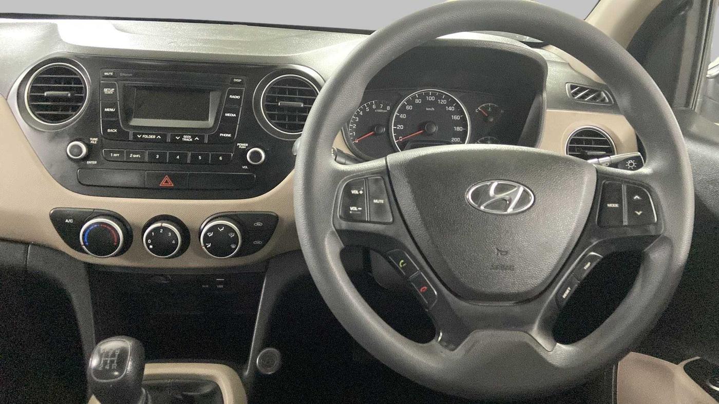2018 Hyundai Grand i10 MAGNA 1.2 KAPPA VTVT, Petrol, Manual, 27,927 km, Steering Wheel Close Up