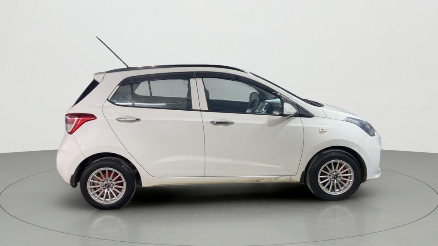 2018 Hyundai Grand i10 MAGNA 1.2 KAPPA VTVT, Petrol, Manual, 27,927 km, Right Side View