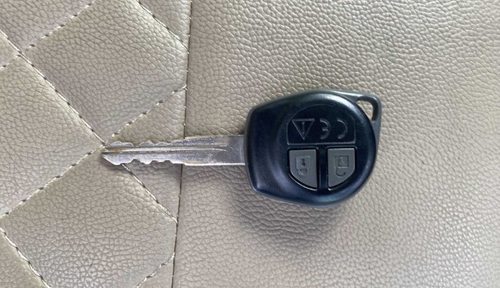 2018 Maruti Ciaz DELTA 1.5 SHVS MT PETROL, Petrol, Manual, 50,574 km, Key Close Up