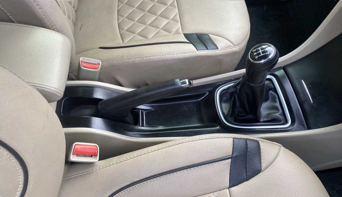 2018 Maruti Ciaz DELTA 1.5 SHVS MT PETROL, Petrol, Manual, 50,574 km, Gear Lever