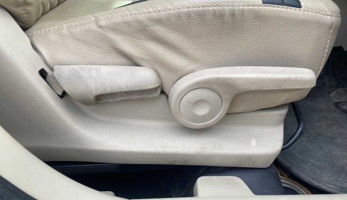 2018 Maruti Ciaz DELTA 1.5 SHVS MT PETROL, Petrol, Manual, 50,574 km, Driver Side Adjustment Panel