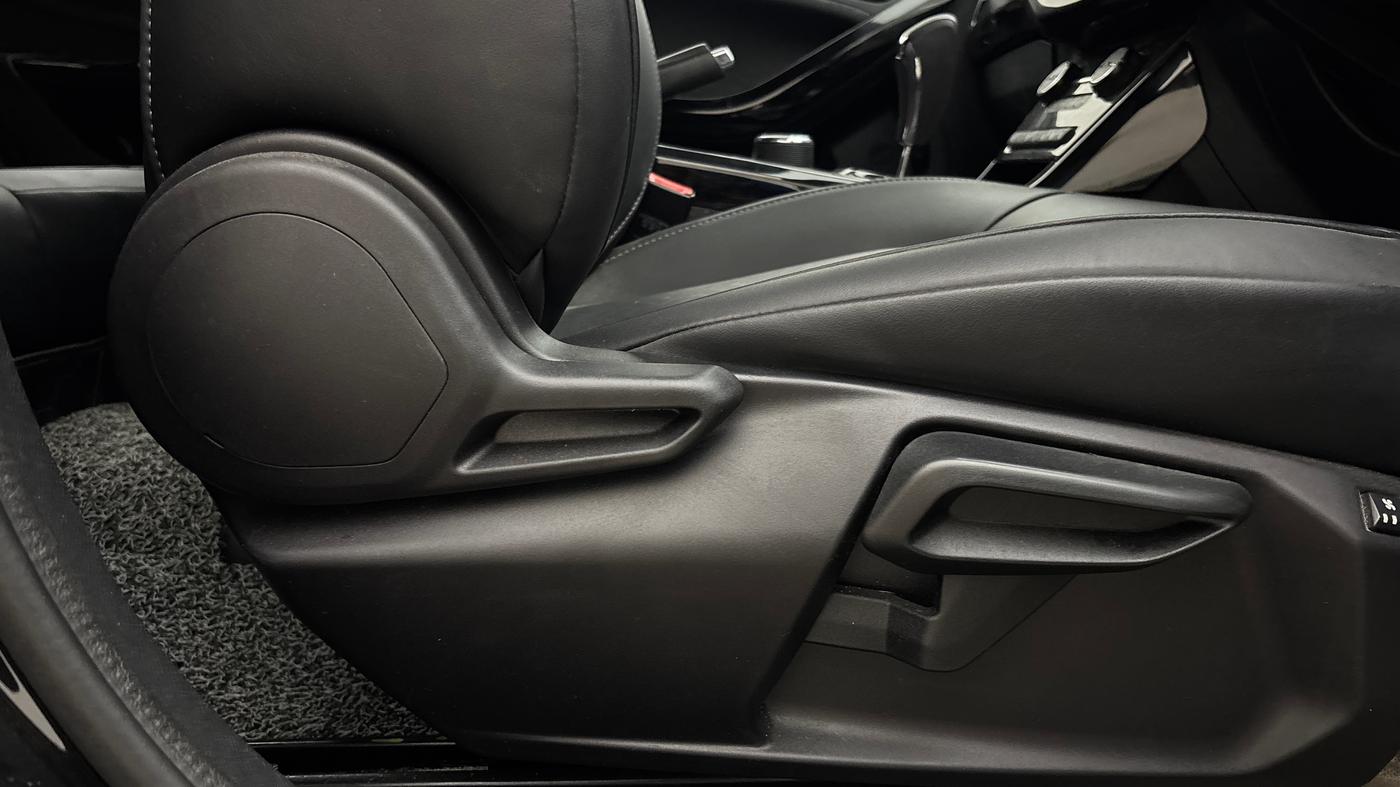 2022 Tata NEXON XZA PLUS (PREMIUM) PETROL DARK EDITION, Petrol, Automatic, 25,856 km, Driver Side Adjustment Panel