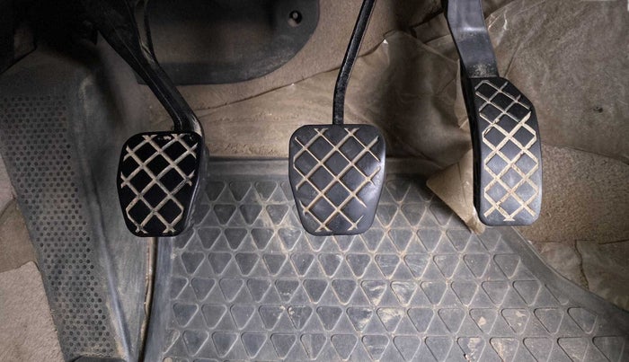 2016 Volkswagen Ameo COMFORTLINE 1.2L, Petrol, Manual, 72,397 km, Pedals