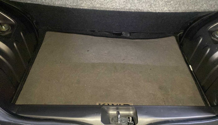 2016 Renault Kwid RXT 0.8, Petrol, Manual, 43,040 km, Boot Inside