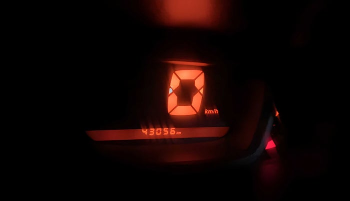 2016 Renault Kwid RXT 0.8, Petrol, Manual, 43,040 km, Odometer Image