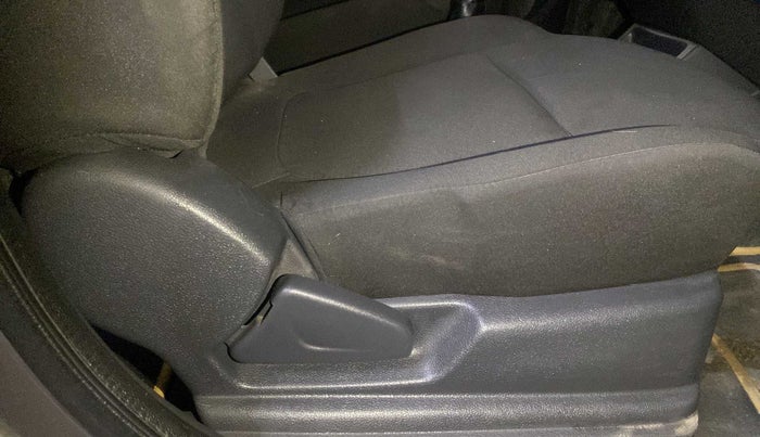 2016 Renault Kwid RXT 0.8, Petrol, Manual, 43,040 km, Driver Side Adjustment Panel