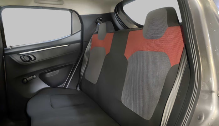 2016 Renault Kwid RXT 0.8, Petrol, Manual, 43,040 km, Right Side Rear Door Cabin