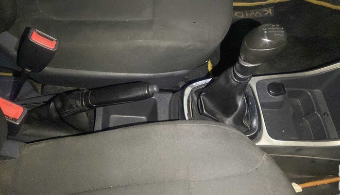 2016 Renault Kwid RXT 0.8, Petrol, Manual, 43,040 km, Gear Lever