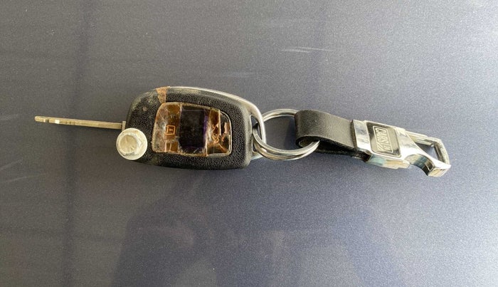 2014 Hyundai Xcent S (O) 1.2, Petrol, Manual, 58,973 km, Key Close Up