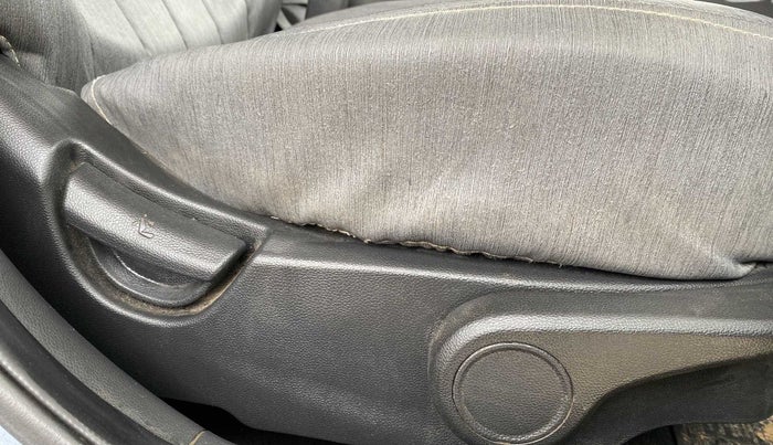 2014 Hyundai Xcent S (O) 1.2, Petrol, Manual, 58,973 km, Driver Side Adjustment Panel