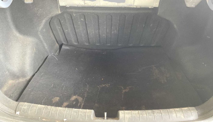 2014 Hyundai Xcent S (O) 1.2, Petrol, Manual, 58,973 km, Boot Inside