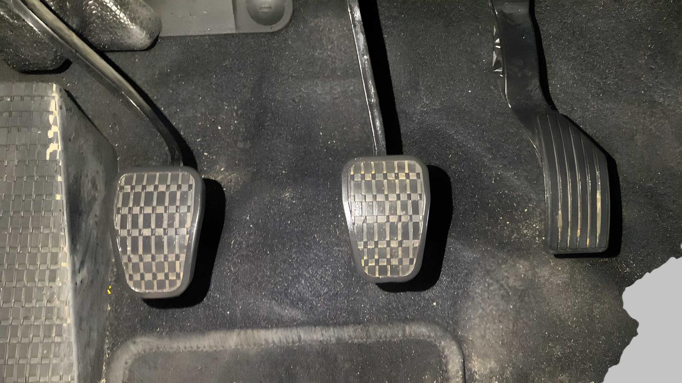 2022 Tata PUNCH ACCOMPLISHED MT, Petrol, Manual, 4,392 km, Pedals