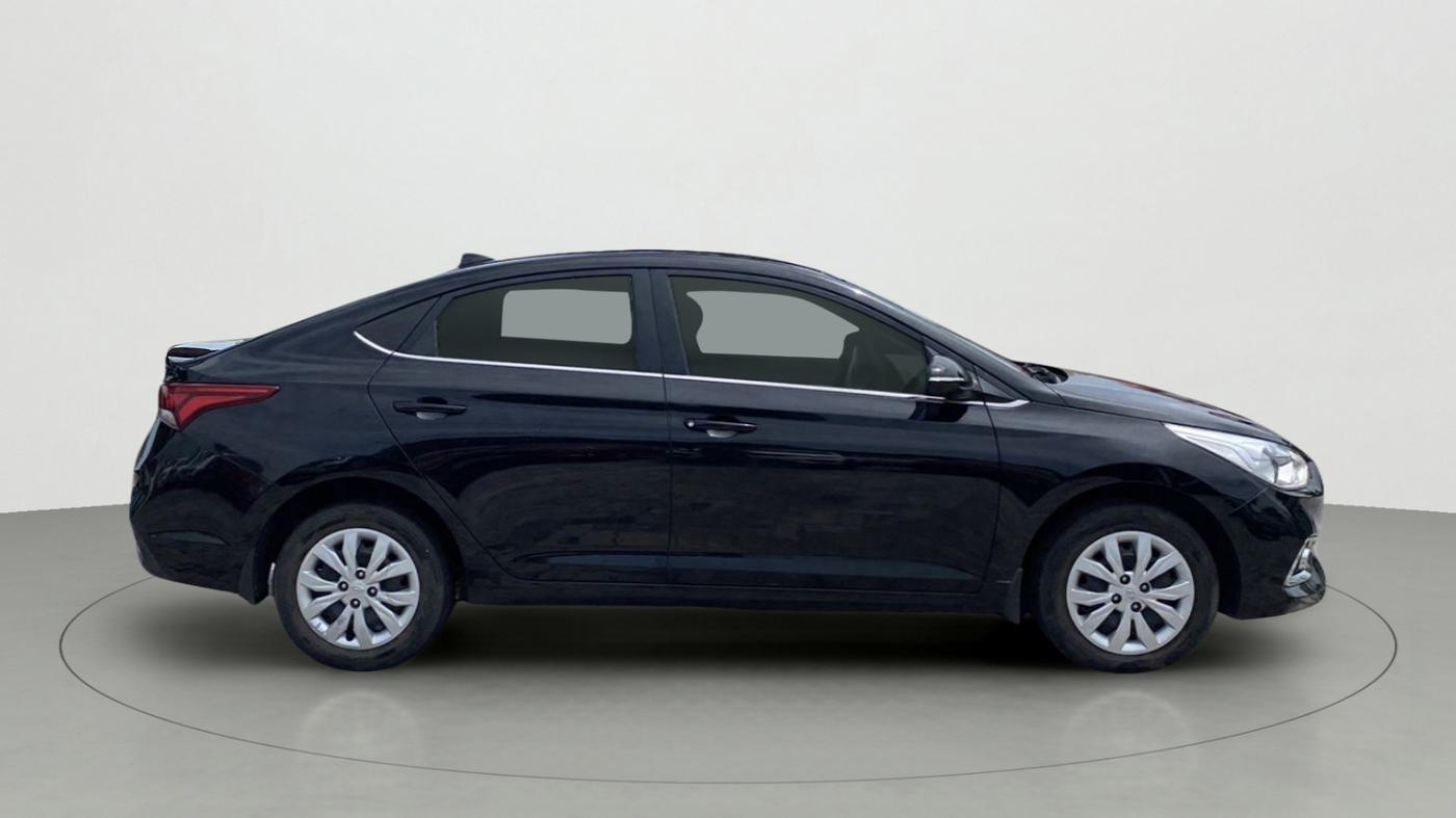 2018 Hyundai Verna 1.6 EX CRDI, Diesel, Manual, 46,551 km, Right Side View