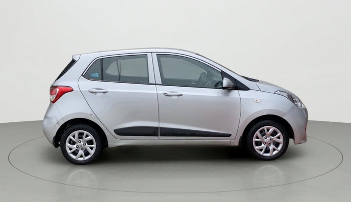 2017 Hyundai Grand i10 SPORTZ 1.2 KAPPA VTVT, Petrol, Manual, 32,367 km, Right Side View