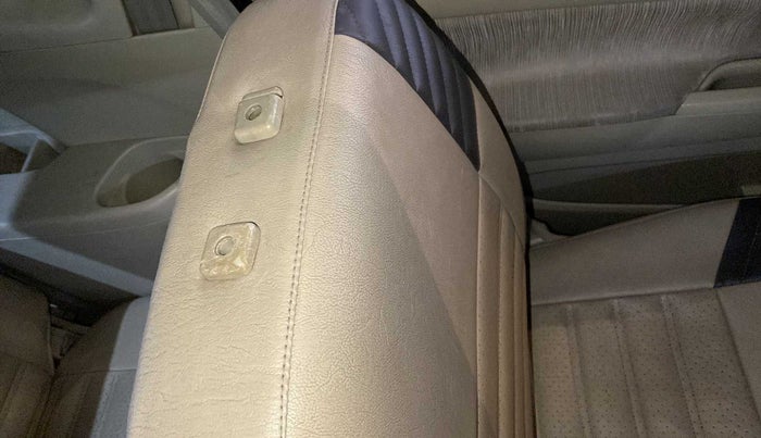 2014 Maruti Ertiga VDI, Diesel, Manual, 52,520 km, Second-row right seat - Headrest missing