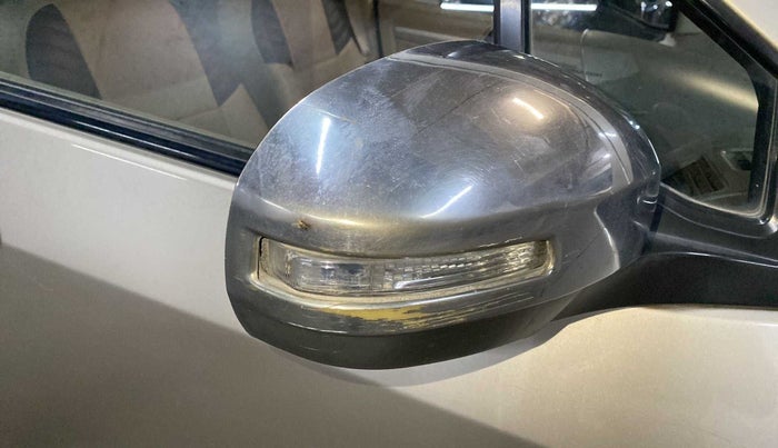 2014 Maruti Ertiga VDI, Diesel, Manual, 52,520 km, Right rear-view mirror - Indicator light has minor damage