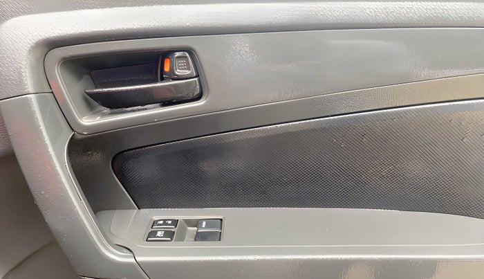 2016 Maruti Vitara Brezza LDI, Diesel, Manual, 68,943 km, Driver Side Door Panels Control