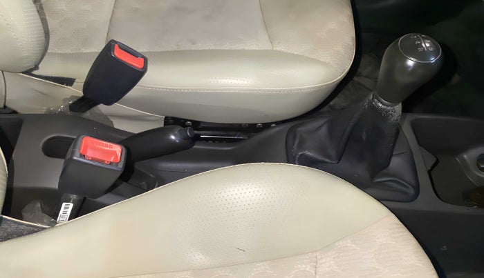 2017 Hyundai Eon ERA + SE, Petrol, Manual, 39,577 km, Gear Lever