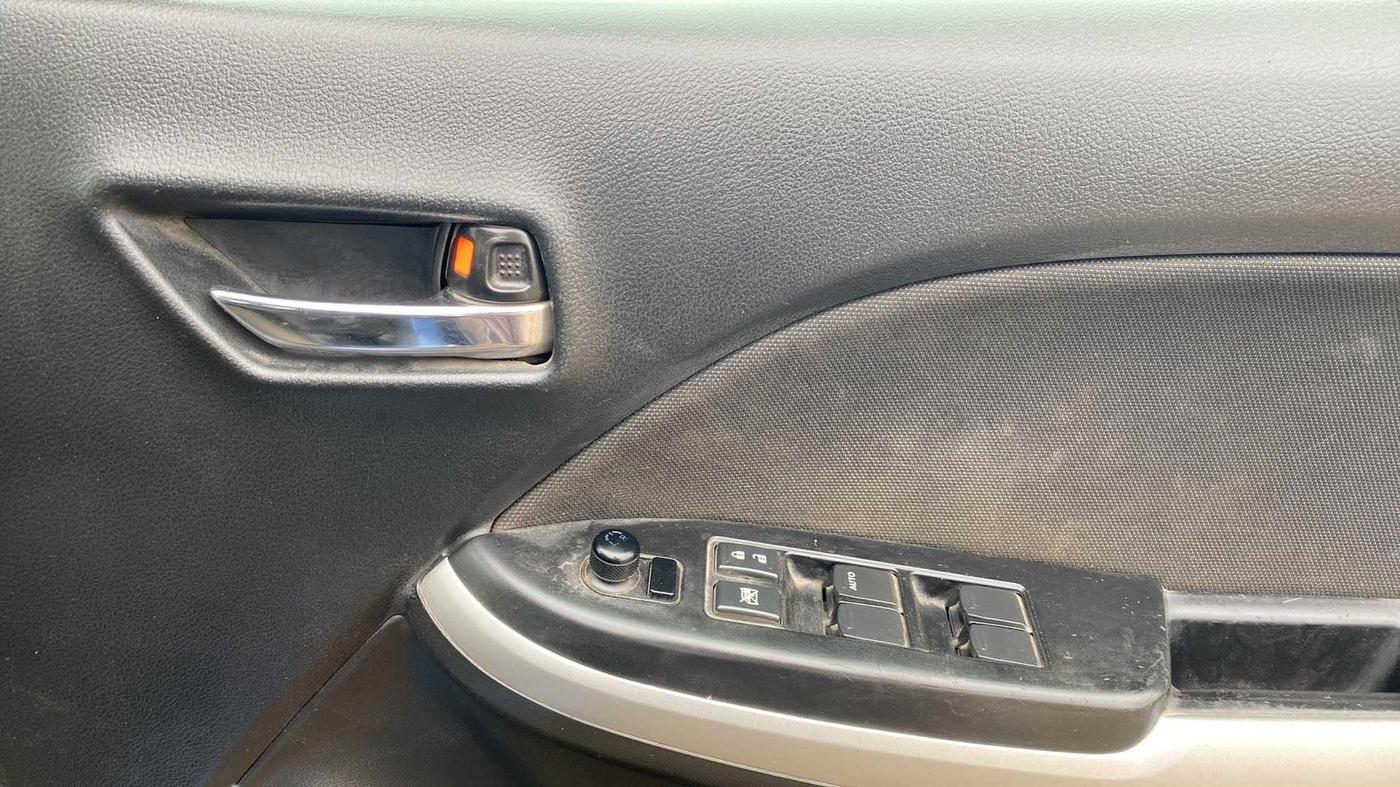 2018 Maruti Baleno ALPHA PETROL 1.2, CNG, Manual, 89,631 km, Driver Side Door Panels Control