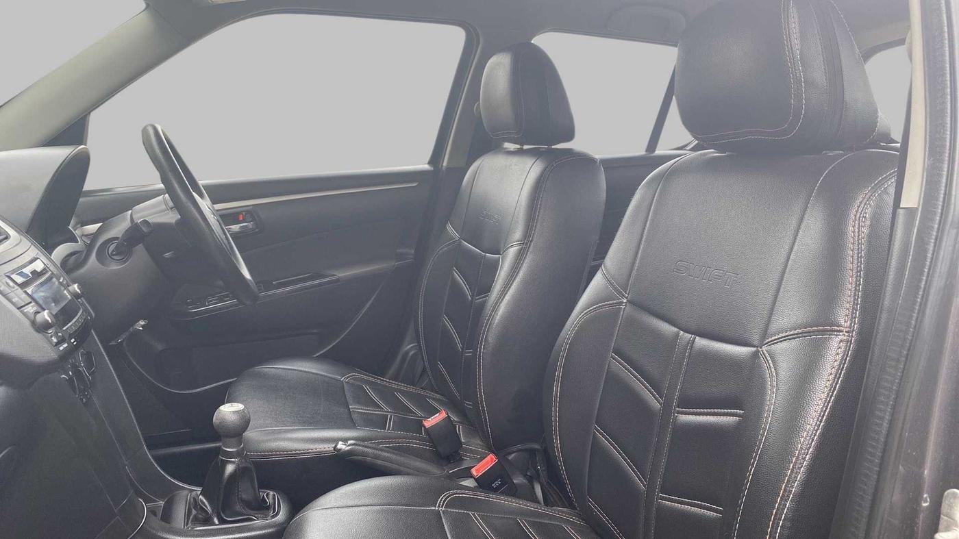 2016 Maruti Swift VXI O, Petrol, Manual, 65,033 km, Right Side Front Door Cabin