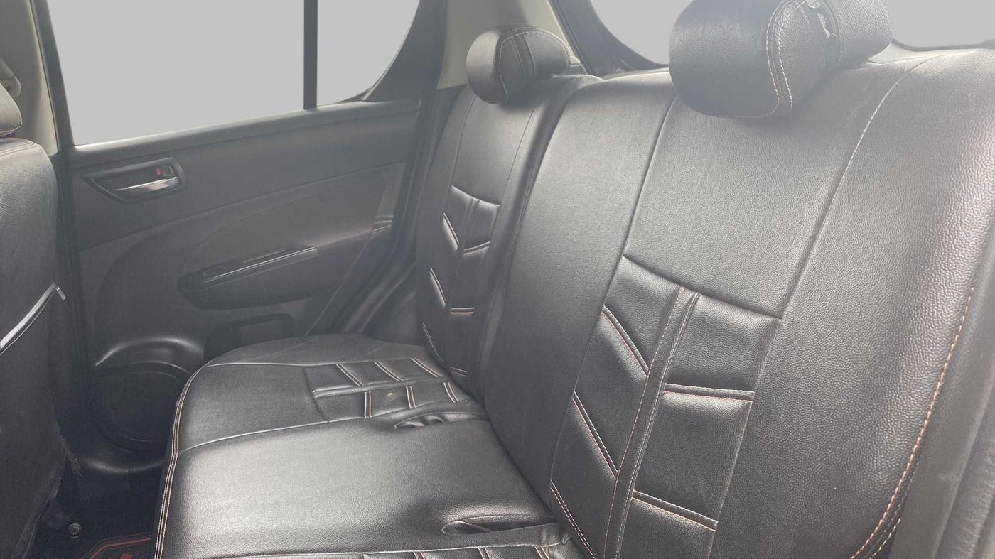 2016 Maruti Swift VXI O, Petrol, Manual, 65,033 km, Right Side Rear Door Cabin