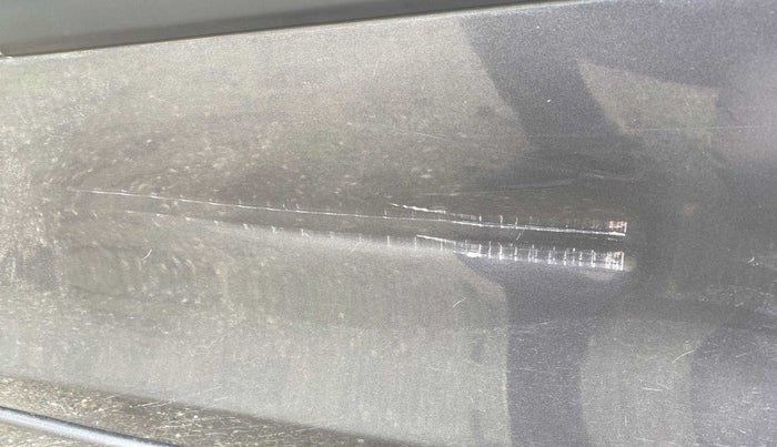 2016 Maruti Swift VXI O, Petrol, Manual, 65,033 km, Front passenger door - Slightly dented