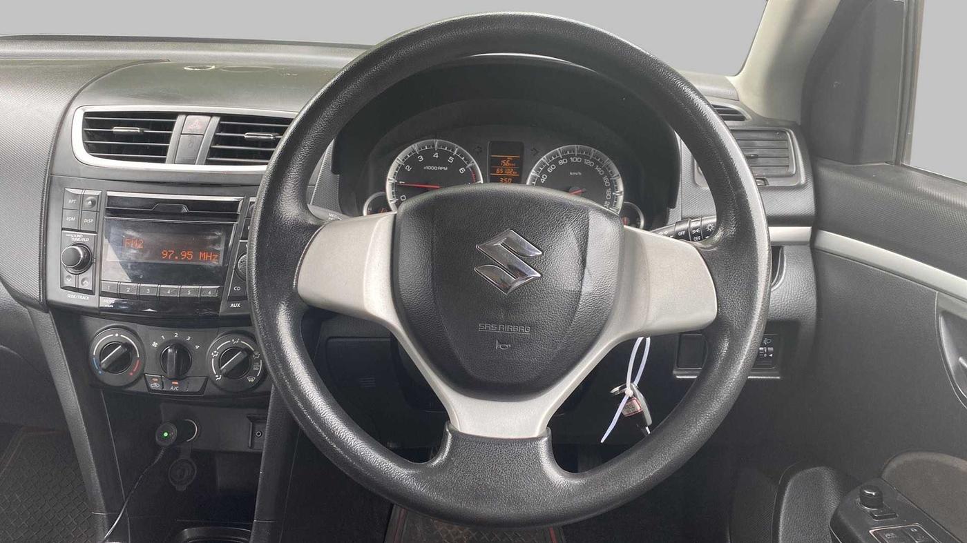 2016 Maruti Swift VXI O, Petrol, Manual, 65,033 km, Steering Wheel Close Up