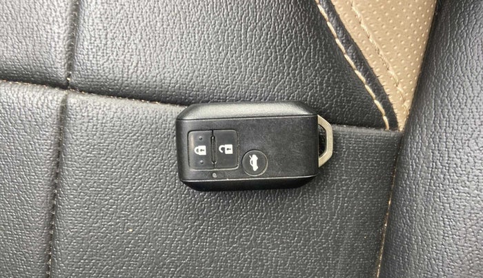 2021 Maruti Dzire ZXI, Petrol, Manual, 31,615 km, Key Close Up