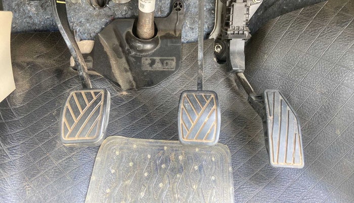 2021 Maruti Dzire ZXI, Petrol, Manual, 31,615 km, Pedals