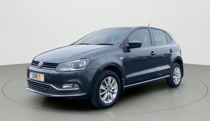 2015 Volkswagen Polo HIGHLINE1.2L, Petrol, Manual, 1,04,086 km, Left Front Diagonal