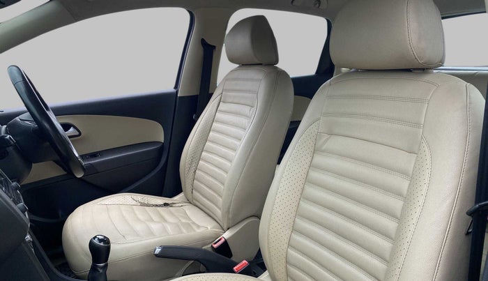 2015 Volkswagen Polo HIGHLINE1.2L, Petrol, Manual, 1,04,086 km, Right Side Front Door Cabin