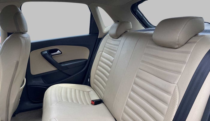 2015 Volkswagen Polo HIGHLINE1.2L, Petrol, Manual, 1,04,086 km, Right Side Rear Door Cabin