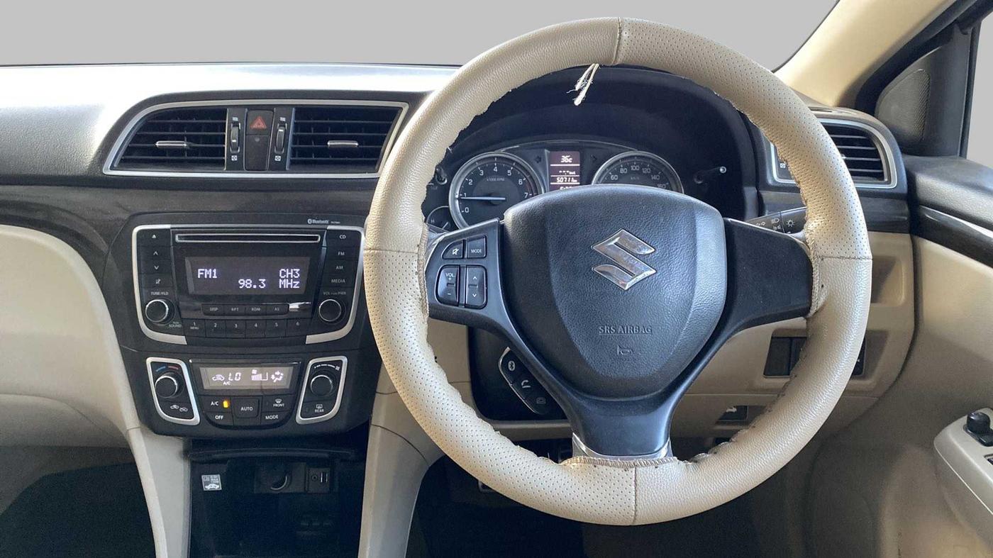 2016 Maruti Ciaz ZXI, Petrol, Manual, 50,709 km, Steering Wheel Close Up