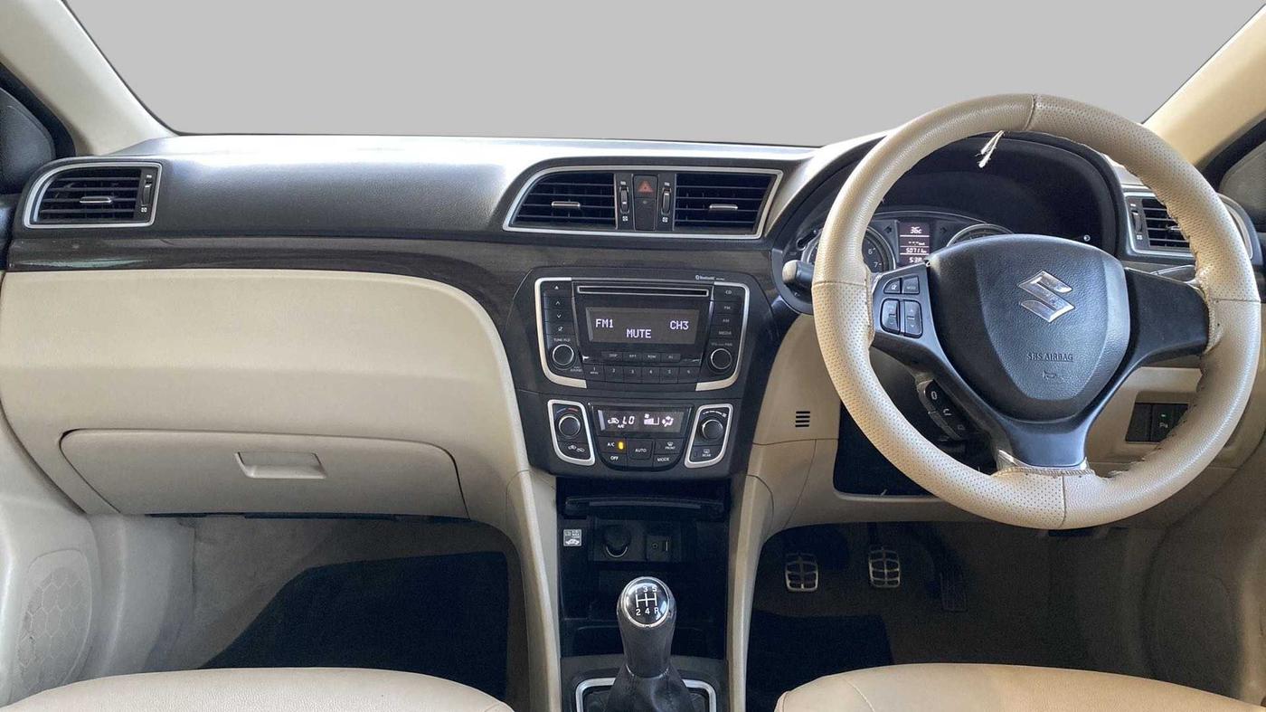 2016 Maruti Ciaz ZXI, Petrol, Manual, 50,709 km, Dashboard
