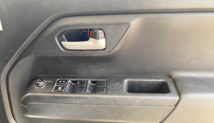 2022 Maruti New Wagon-R VXI CNG 1.0, CNG, Manual, 8,408 km, Driver Side Door Panels Control
