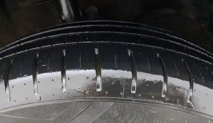 2018 Maruti Baleno ALPHA PETROL 1.2, Petrol, Manual, 32,758 km, Right Front Tyre Tread