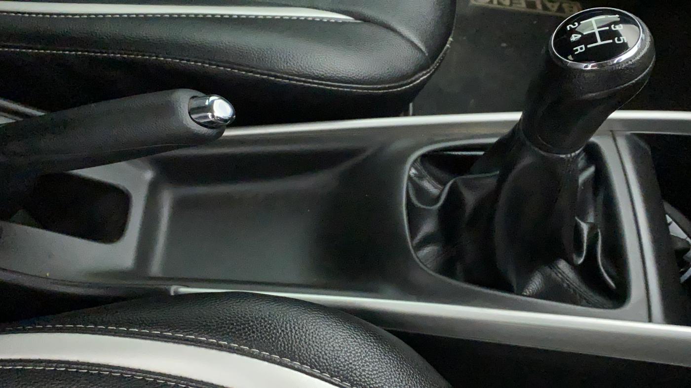 2018 Maruti Baleno ALPHA PETROL 1.2, Petrol, Manual, 32,758 km, Gear Lever