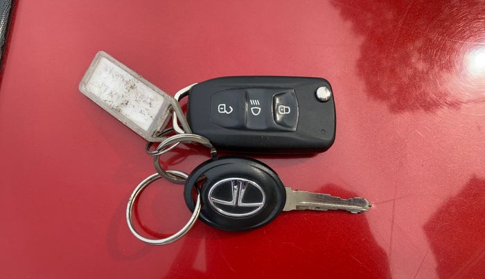 2017 Tata TIGOR XZ (O) PETROL, Petrol, Manual, 54,619 km, Key Close Up