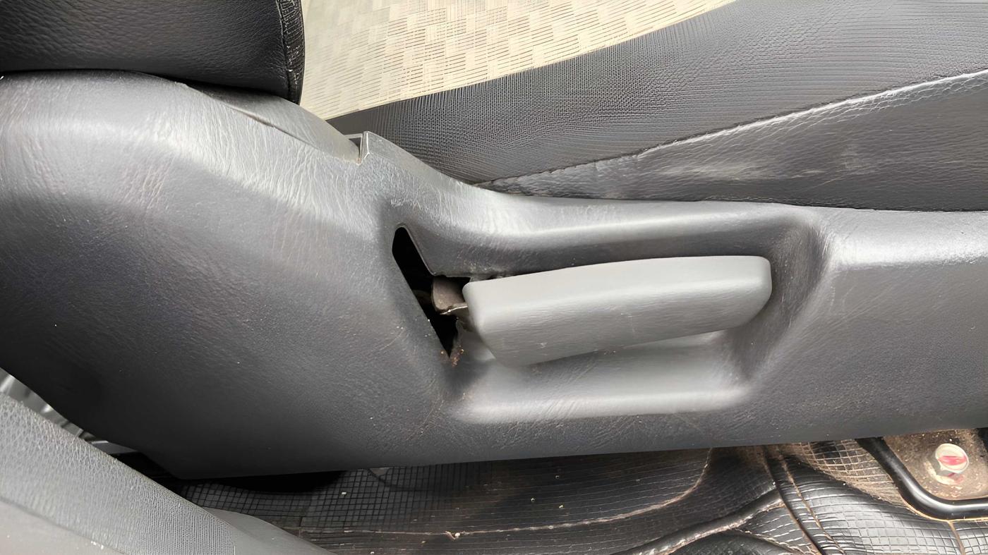 2020 Maruti Alto LXI, Petrol, Manual, 18,650 km, Driver Side Adjustment Panel