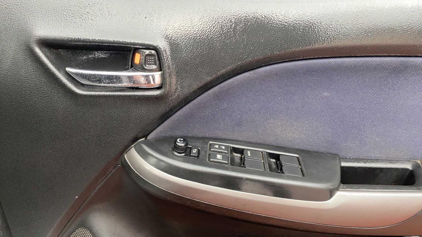 2019 Maruti Baleno ZETA DIESEL 1.3, Diesel, Manual, 57,365 km, Driver Side Door Panels Control