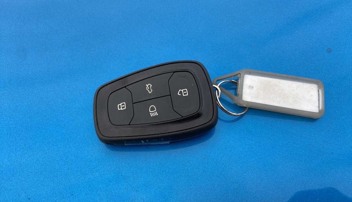 2021 Tata ALTROZ XZ PLUS PETROL, Petrol, Manual, 16,239 km, Key Close Up
