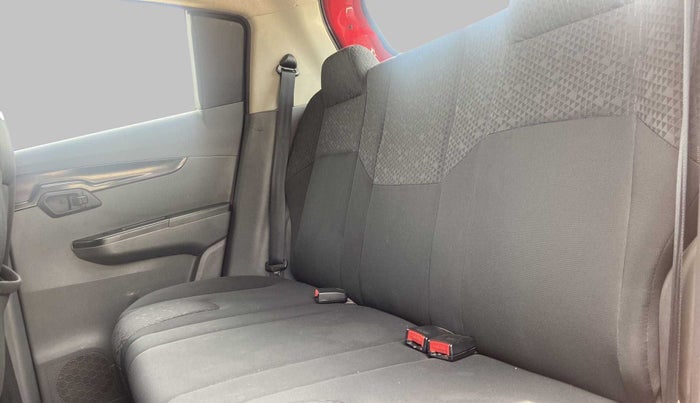 2018 Mahindra KUV 100 NXT K4+ P 6 STR, Petrol, Manual, 27,162 km, Right Side Rear Door Cabin