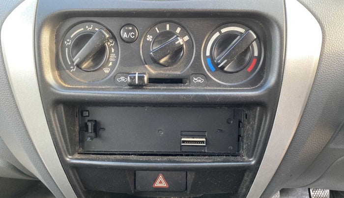 2016 Maruti Alto 800 LXI, Petrol, Manual, 28,683 km, Infotainment system - Speaker cover missing