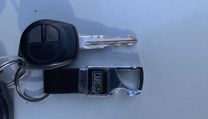 2015 Maruti Swift VDI ABS, Diesel, Manual, 25,766 km, Key Close Up