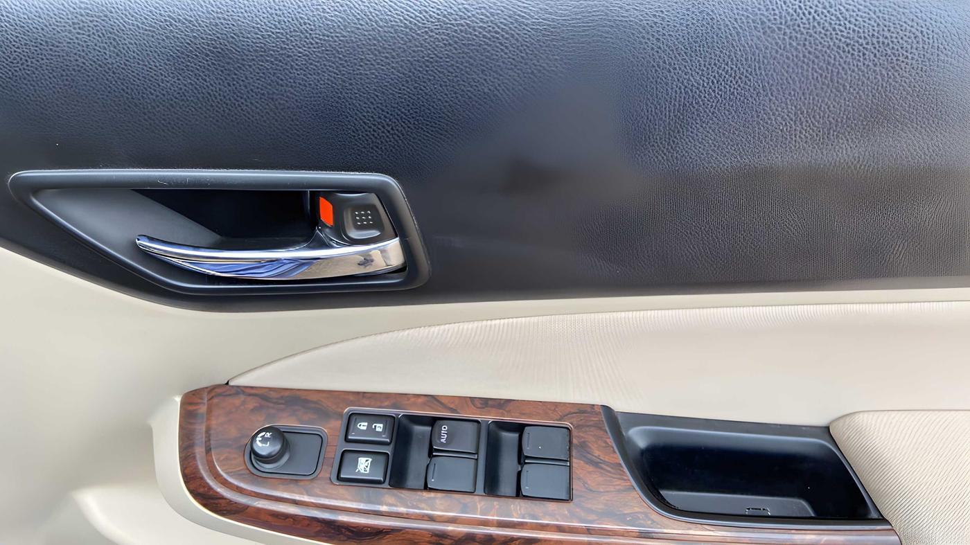 2017 Maruti Dzire VXI AMT, Petrol, Automatic, 33,324 km, Driver Side Door Panels Control