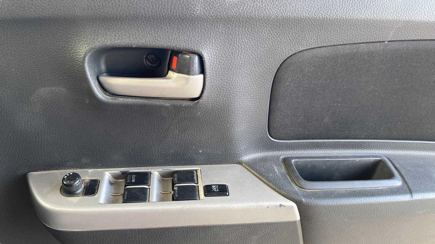 2012 Maruti Wagon R 1.0 VXI, Petrol, Manual, 61,195 km, Driver Side Door Panels Control