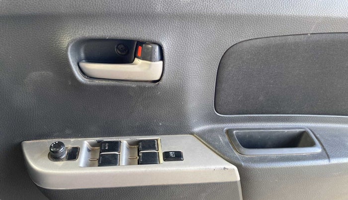 2012 Maruti Wagon R 1.0 VXI, Petrol, Manual, 61,195 km, Driver Side Door Panels Control