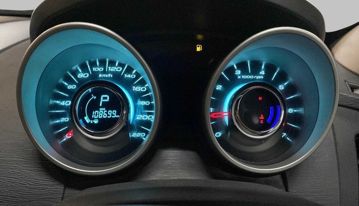 2017 Mahindra XUV500 W6 AT, Diesel, Automatic, 1,08,691 km, Odometer Image