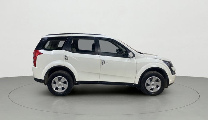 2017 Mahindra XUV500 W6 AT, Diesel, Automatic, 1,08,691 km, Right Side View